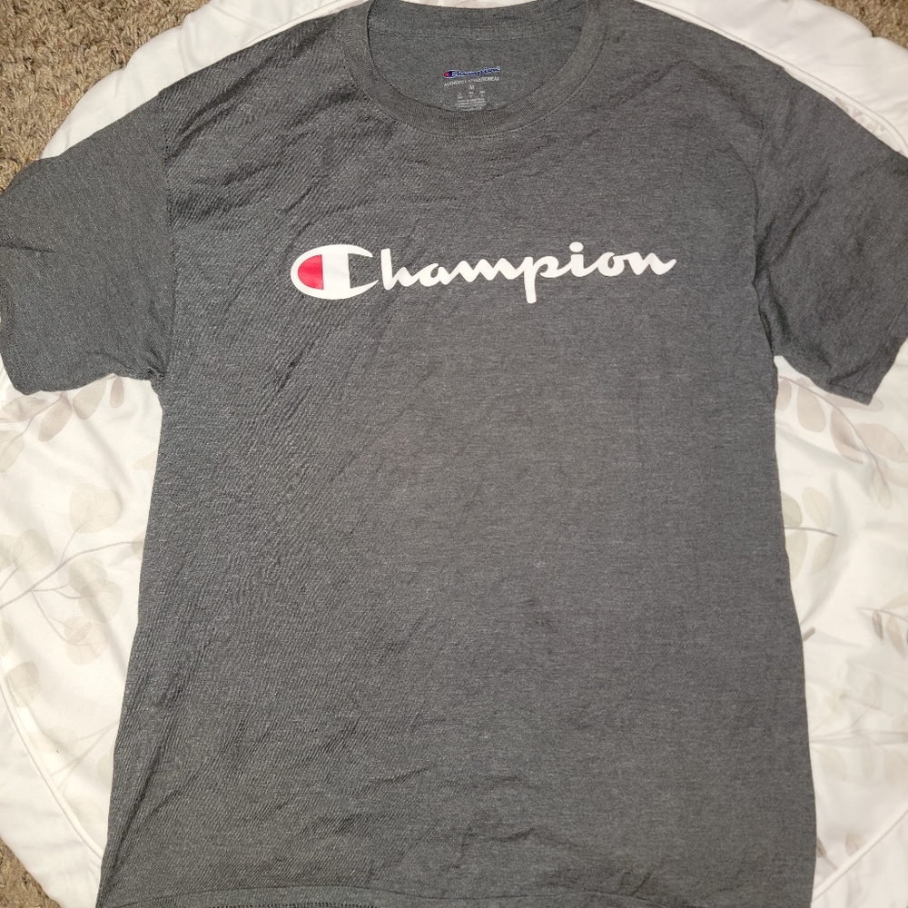 Champion tshirt size medium